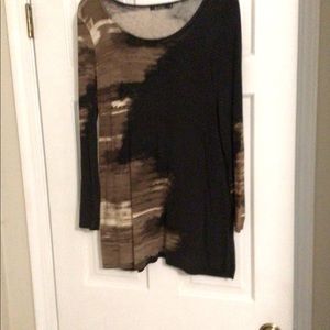 Scooped neck lightweight tunic